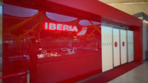Iberia Dalí Lounge in Terminal 4